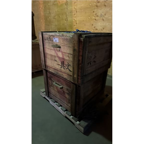 PALLET OF DECORATIVE CHINESE CRATES