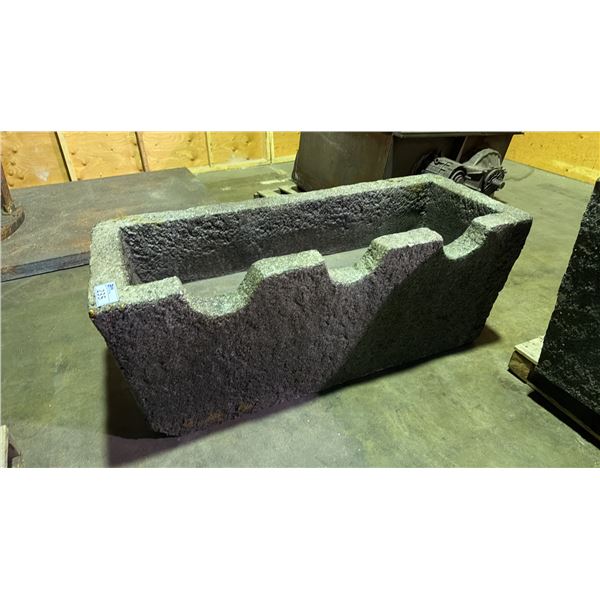 LARGE ARTIFICIAL STONE PROP