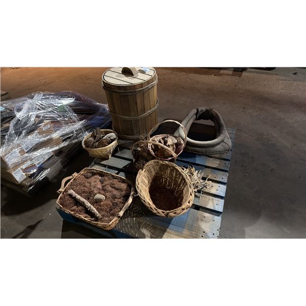 PALLET LOT OF SHOW PROPS