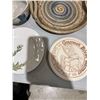 Image 4 : Trivets and other kitchen