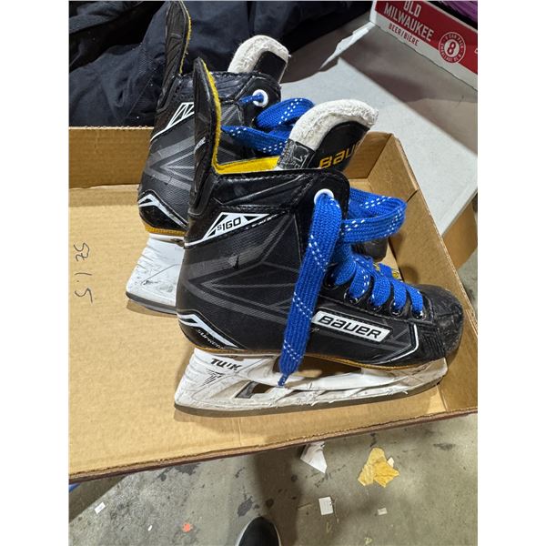 Bauer size 1.5 Skates