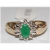 Image 1 : 10K Gold Ladies Ring W/Diamonds & Emerald