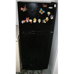 WHIRLPOOL SKINNY REFRIGERATOR
