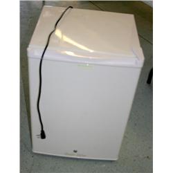 MINI FRIDGE BY FRIGIDIARE
