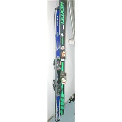 2 PAIRS OF SNOW SKIES