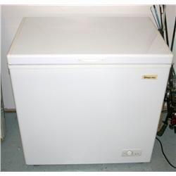 MAGIC CHEF FREEZER