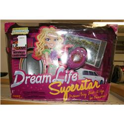 DREAM LIFE TV SUPERSTAR GAME