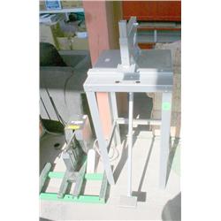 2 MANUAL PRESS MACHINNES