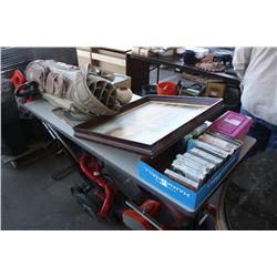 Table lot of miscellaneous items, tools
