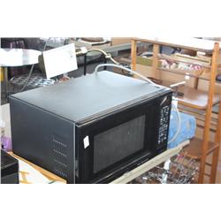 Table lot of miscellaneous household items