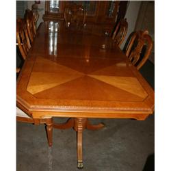 Nice 8' Dining Table W/ 5 Chairs