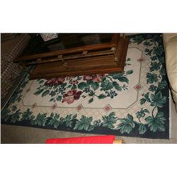 5' 6" x 7' 6" Area Rug