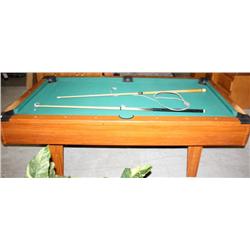 Mizerak Pool Table W/Cue Sticks