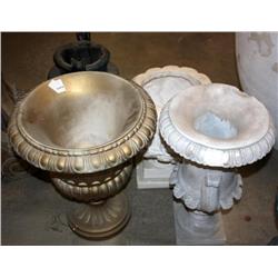 Lot of 4 Pots