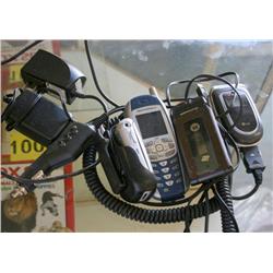 LOT OF MISC CELL PHONES