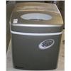 Image 1 : MAGIC CHEF ICE MAKER "WORKS"