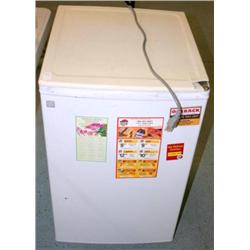 GE MINI REFRIGERATOR