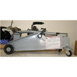 2 TON FLOOR JACK