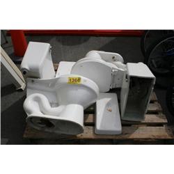 PALLET OF TOILETS