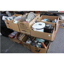 Table lot of miscellaneous items, collectibles