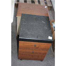 Set of 2 night stands