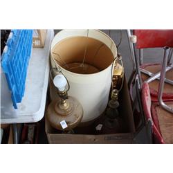 Lot of 3 lamps with shades