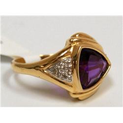 14K Gold Ring With Diamonds & Amethyst