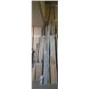 Image 1 : Group - Solid wood moldings, strips, solid wood off-cuts & wire rack / shelf supports