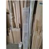Image 2 : Group - Solid wood moldings, strips, solid wood off-cuts & wire rack / shelf supports