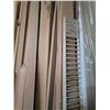 Image 4 : Group - Solid wood moldings, strips, solid wood off-cuts & wire rack / shelf supports
