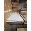 Image 1 : Pallet - 4x8' White MDF (Approx. 100) & 1/2" White Plywood core (Approx. 14) + Off-cuts