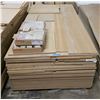 Image 1 : Pallet - (x16) 3/4" Rift Cut White Oak 4x8" MDF Sheets + Large sized off-cuts