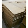 Image 6 : Pallet - (x16) 3/4" Rift Cut White Oak 4x8" MDF Sheets + Large sized off-cuts