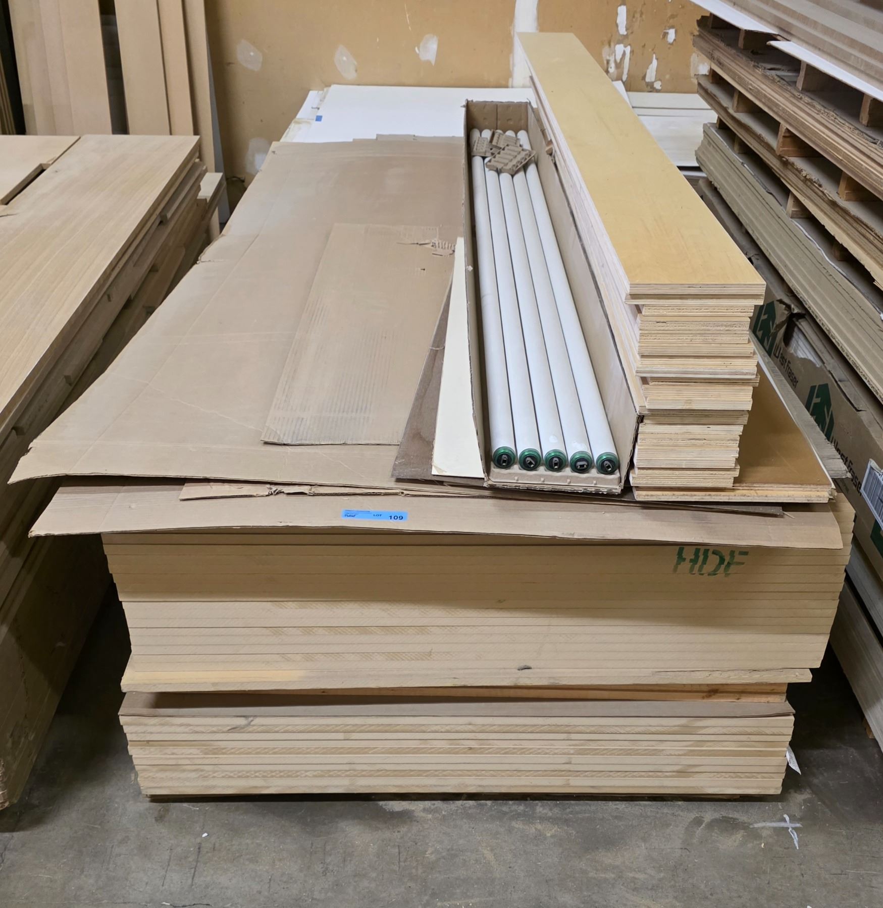 Maple Pallets Pallet - (x28) 4x8' Sheets of MDF +Maple plywood off-cuts