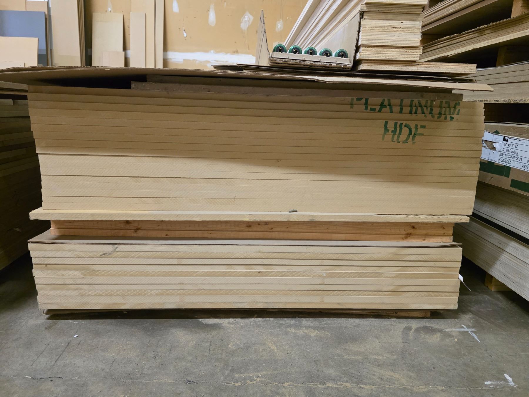 Maple Pallets Pallet - (x28) 4x8' Sheets of MDF +Maple plywood off-cuts