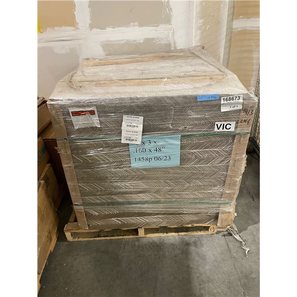 Pallet of pallet edges/corner guards