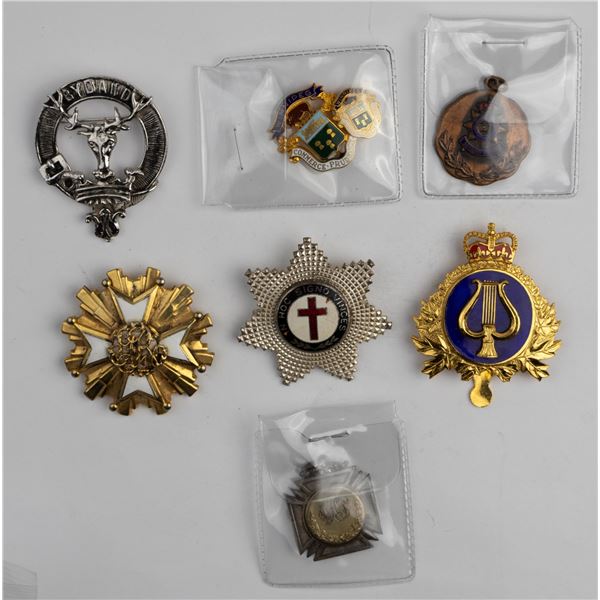 Mixed Badges and Pins (8 Pieces)