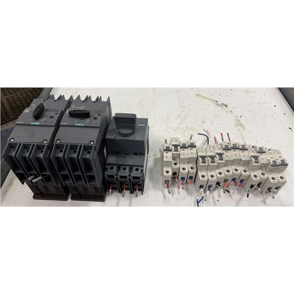 Lot of Siemens Contactors & Circuit Breakers (See Pics)
