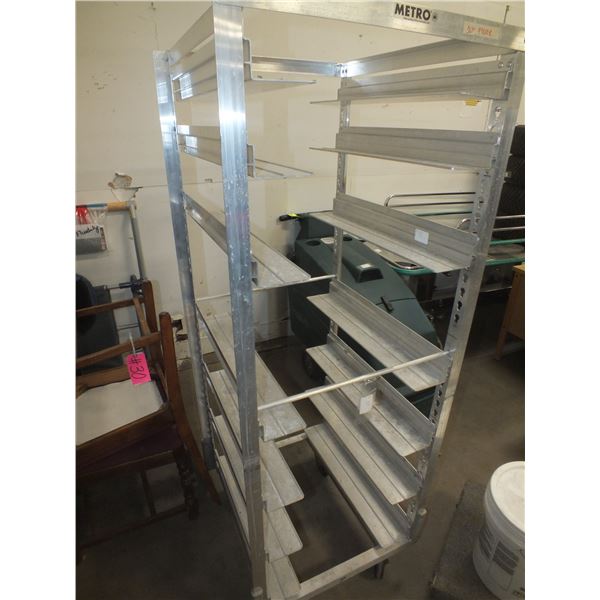 Baker Tray Rack On Wheels
