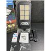 Image 2 : 1 Solar Induction Street Lamp for Outdoors with Remote Control - New