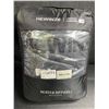 Image 5 : Hewinze Hooded Heated Vest for Men/Women with Rechargeable Battery Pack (Size 2XL) - New!