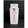 Image 1 : Native Candy Cane Body Wash 532ml - New