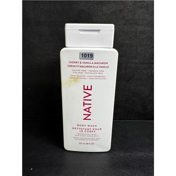 Native Cherry and Vanilla Macaron Body Wash 532ml - New
