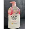 Image 2 : OLAY Fresh Radiance Strawberry & Mint Body Wash (975ml) - New
