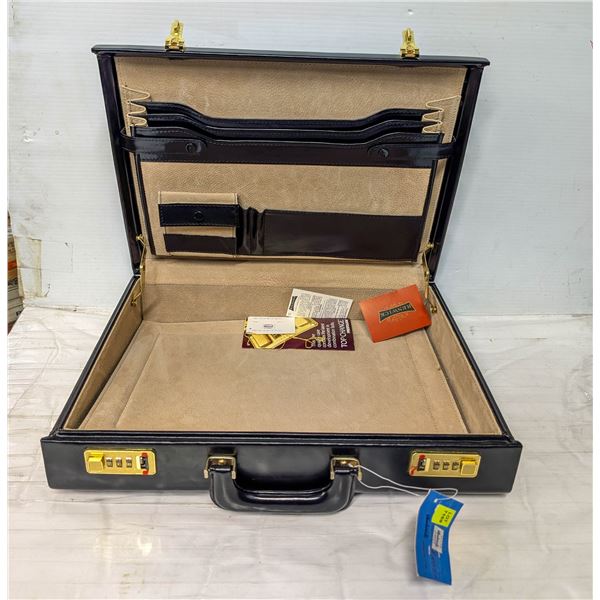 WOODWARDS NEW WITH TAGS BRIEF CASE