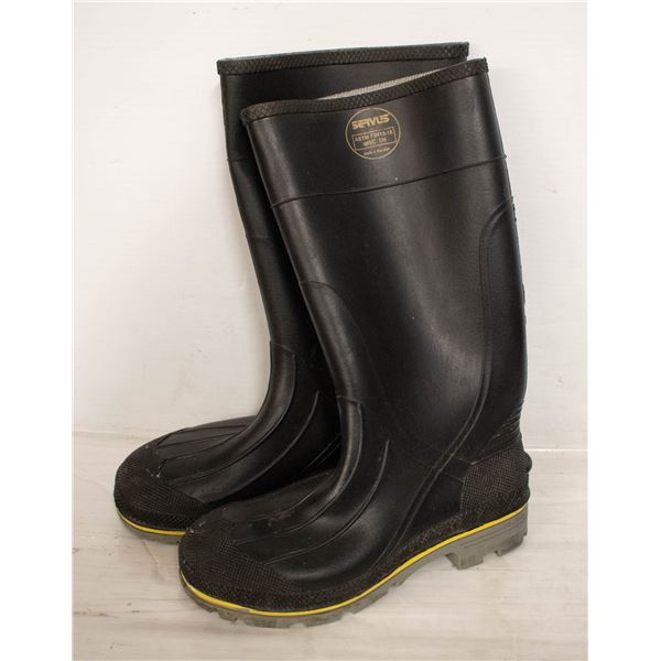 SERVUS CSA APPROVED BLACK RUBBER BOOT - 9