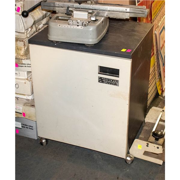 20" X 17" X 25" METAL CABINET ON CASTERS