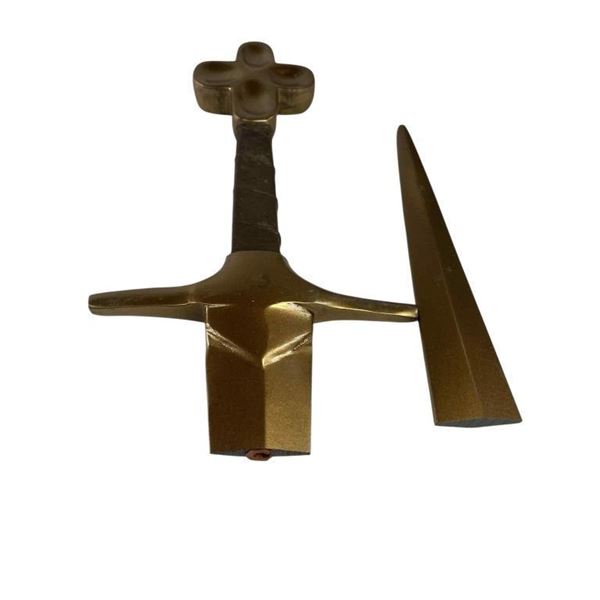 Legends of Tomorrow (2016-2022) - Vandal Savage (Casper Crump) FX Throwing Gold Dagger