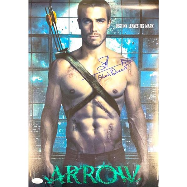 Arrow Stephen Amell facsimile signed photo