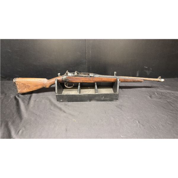 RIFLE MADE IN ENGLAND - MISSING ACTION, MISSING MAGAZINE, ROUGH CONDITION, UNKNOWN CAL